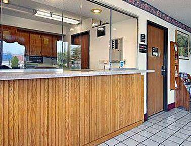 Super 8 by Wyndham Roseville/Detroit Area Intérieur photo